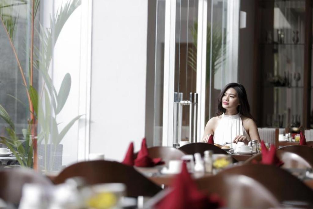Hotel Grandhika Setiabudi Medan Exterior foto